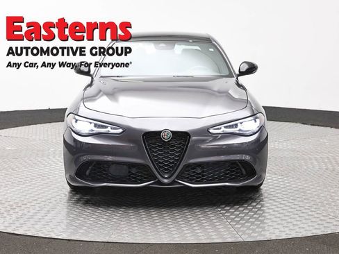 Used 2024 Alfa Romeo Giulia Veloce AWD/4WD image 2