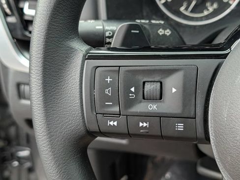 Used 2023 Nissan Rogue SV FWD image 18