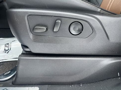 Used 2024 Chevrolet Silverado 2500 High Country w/ Technology Package image 19