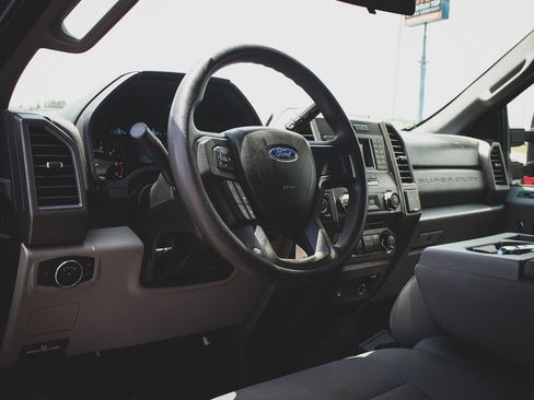 Used 2018 Ford F250 XL w/ STX Appearance Package AWD/4WD image 2
