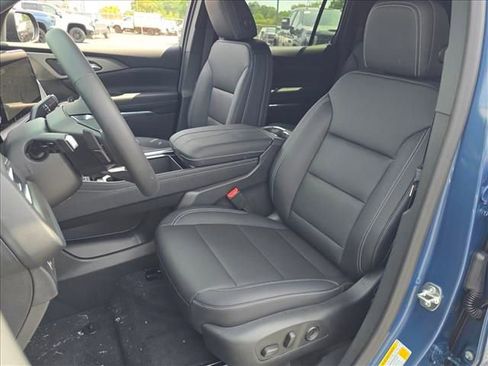 New 2026 Chevrolet Traverse LT w/ Driver Confidence Package FWD image 19