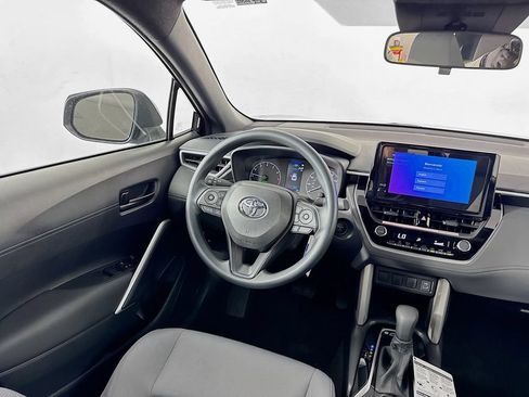 Used 2025 Toyota Corolla Cross AWD Hybrid image 31