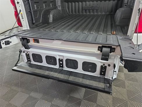 Used 2022 Chevrolet Silverado 1500 High Country image 11