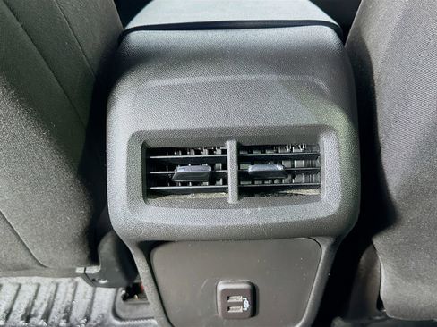 Used 2023 Chevrolet Equinox LT w/ Driver Convenience Package FWD image 26
