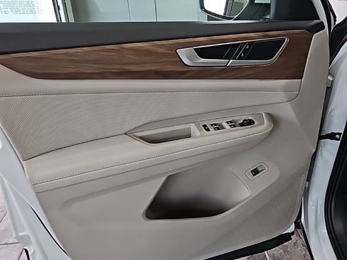 New 2026 Volkswagen Atlas SE FWD image 29