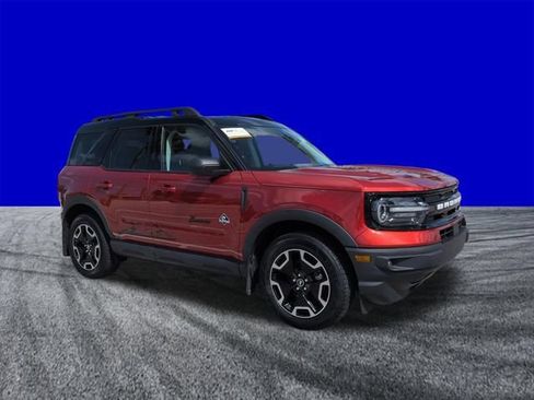 Used 2023 Ford Bronco Sport Outer Banks w/ Tech Package AWD/4WD image 2