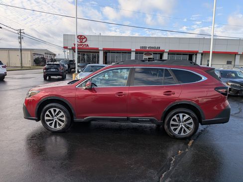 Used 2021 Subaru Outback Premium image 6