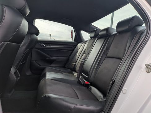 Used 2018 Honda Accord Sport image 6