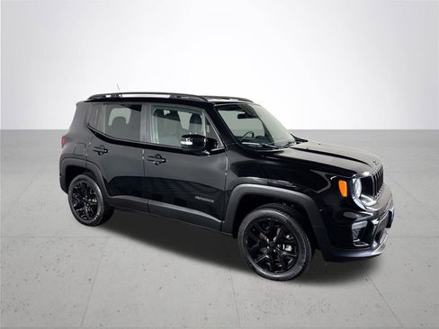 Used 2022 Jeep Renegade Altitude image 4