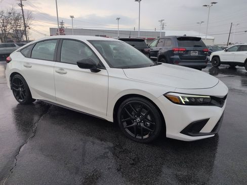 Used 2023 Honda Civic Sport image 7