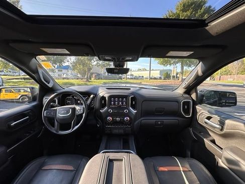 Used 2021 GMC Sierra 1500 AT4 w/ AT4 Value Package AWD/4WD image 2