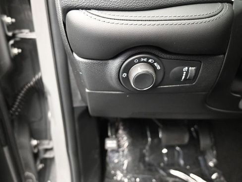 Used 2024 Dodge Durango SXT w/ 3rd Row Seating Group image 31