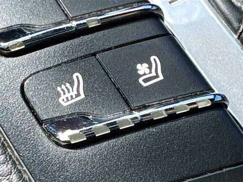 Used 2020 Porsche Macan S image 21