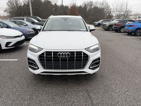 Used 2021 Audi Q5 Premium Plus w/ Premium Plus Package image 2