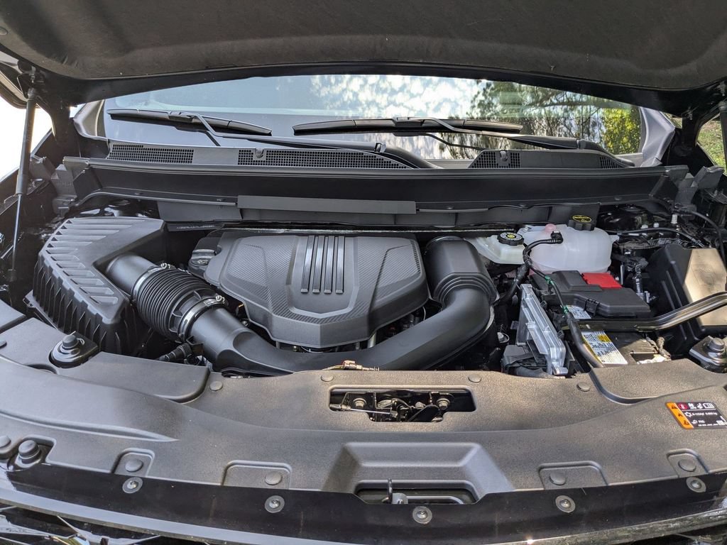 New 2027 Chevrolet Traverse RS FWD image 36