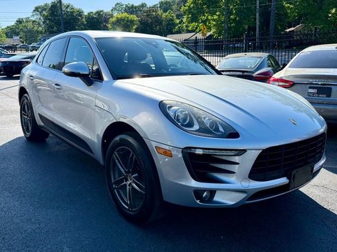 Used 2017 Porsche Macan AWD/4WD image 4