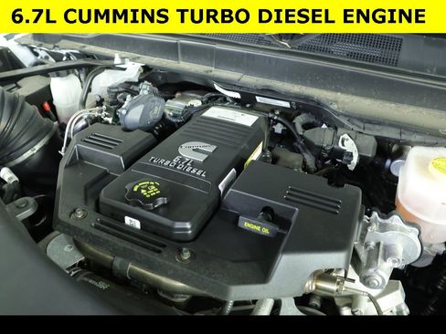 Used 2024 RAM 2500 Tradesman w/ Chrome Appearance Group image 6