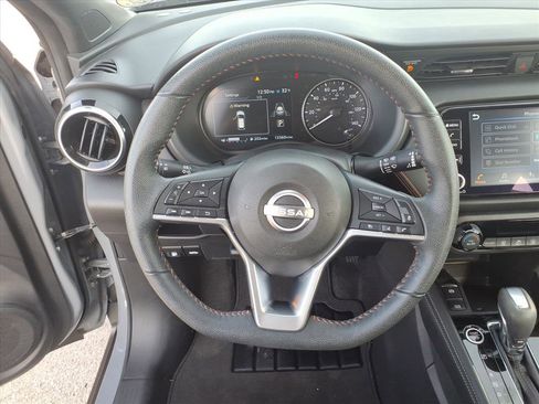 Used 2023 Nissan Kicks SR image 14