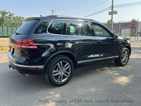 Used 2015 Volkswagen Touareg VR6 AWD/4WD image 9
