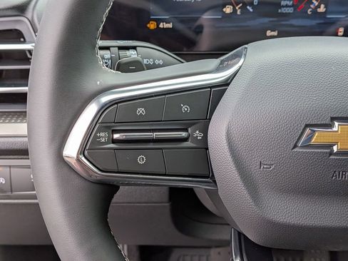 New 2026 Chevrolet Traverse LT w/ Sun and Wheel Package FWD image 19