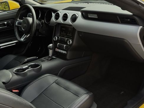 Used 2015 Ford Mustang Premium image 26