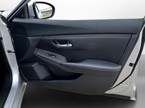 Used 2022 Nissan Sentra SV image 26