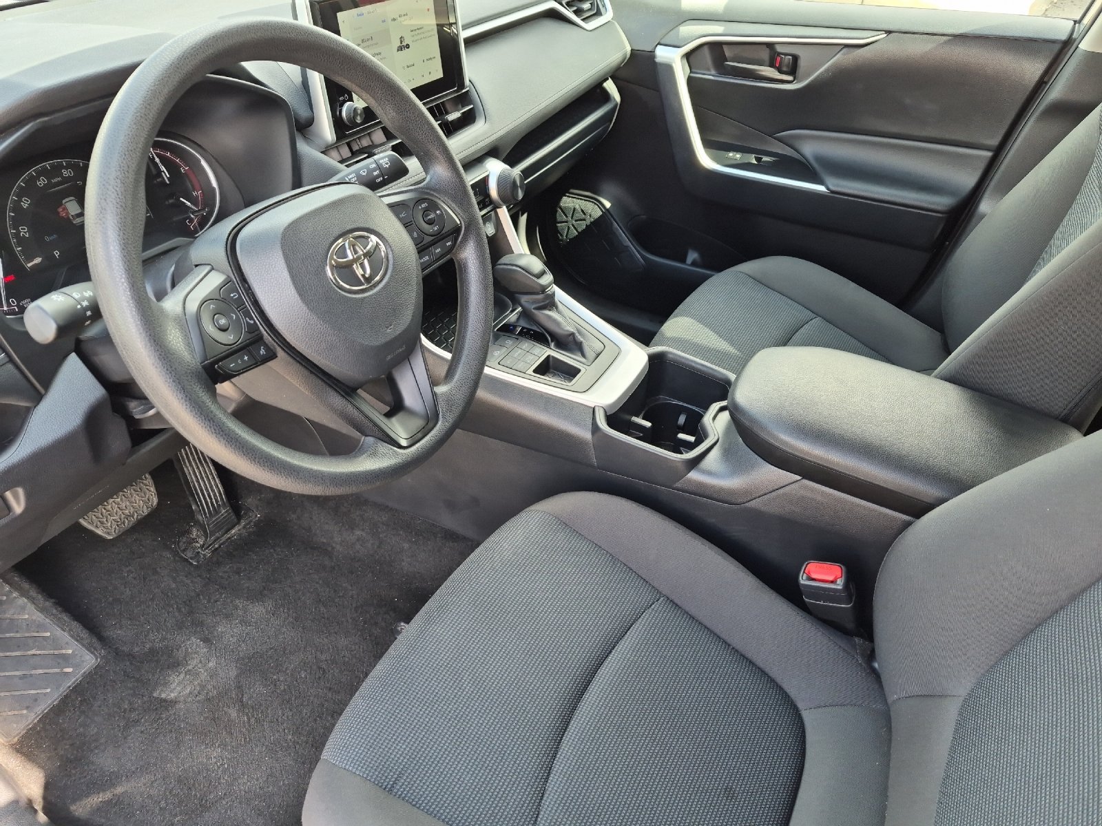 Certified 2025 Toyota RAV4 LE AWD/4WD image 9