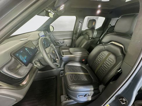 Used 2022 Rivian R1T Adventure image 13