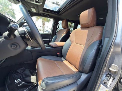 Used 2024 Lexus GX 550 w/ Accessory Package (Z1) AWD/4WD image 11