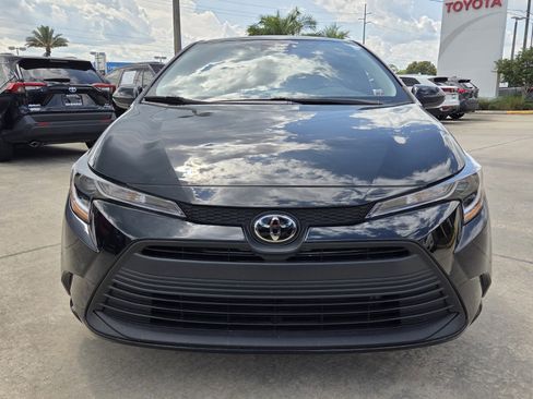 Certified 2025 Toyota Corolla LE FWD image 2