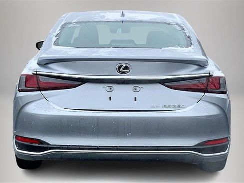 Certified 2023 Lexus ES 250 w/ Premium Package image 4