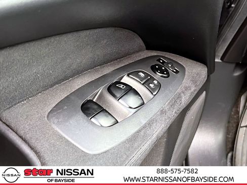 Used 2015 Nissan Pathfinder S image 14