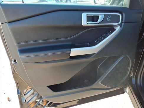 Used 2023 Ford Explorer XLT w/ Equipment Group 202A image 14