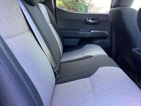 Certified 2023 Toyota Tacoma TRD Off-Road image 6