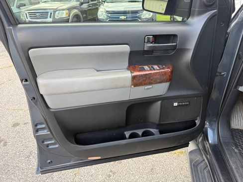 Used 2008 Toyota Sequoia SR5 RWD image 11