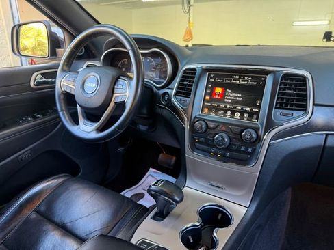 Used 2015 Jeep Grand Cherokee Limited w/ Luxury Group II image 38