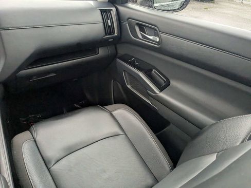 Used 2024 Nissan Pathfinder SL w/ Cargo Package FWD image 18