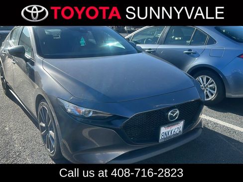 Used 2020 MAZDA MAZDA3 Hatchback w/ Preferred Package FWD image 1