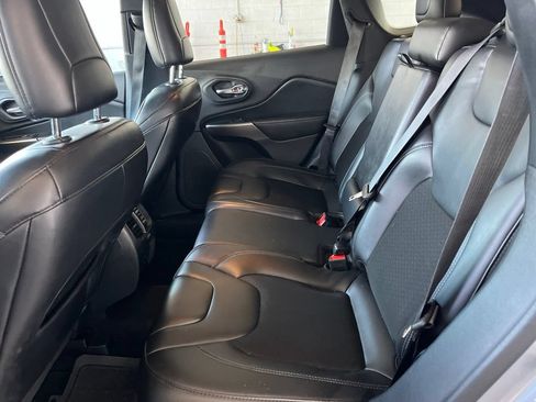 Used 2020 Jeep Cherokee Latitude Plus FWD image 13