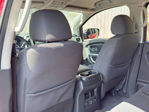 Used 2021 Nissan Titan SV w/ SV Convenience Package RWD image 29