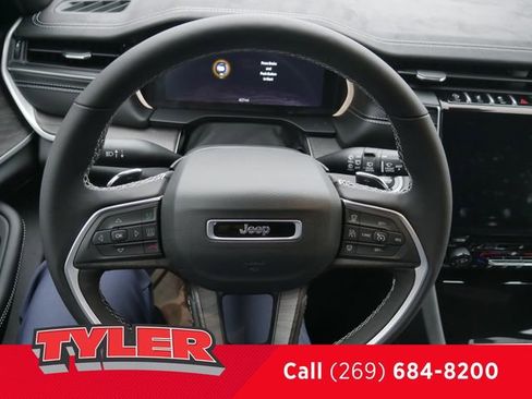 New 2025 Jeep Grand Cherokee Limited w/ Trailer Tow Package image 32