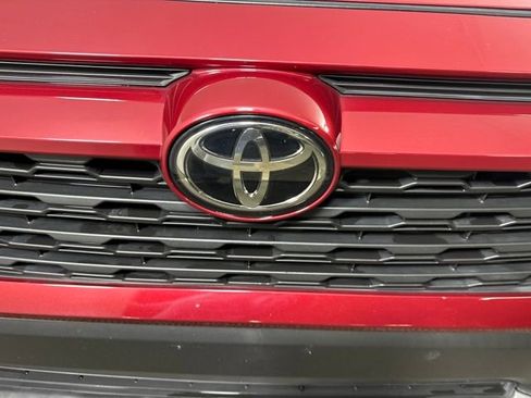 Used 2023 Toyota RAV4 XLE w/ Convenience Package image 8