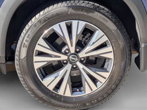 Used 2022 Nissan Rogue SV FWD image 23