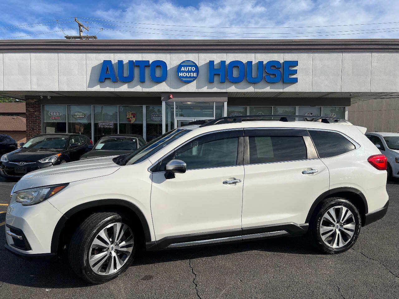 Used 2019 Subaru Ascent Touring AWD/4WD image 1
