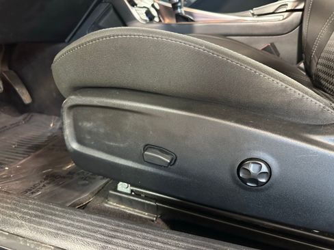 Used 2017 Dodge Challenger R/T image 14