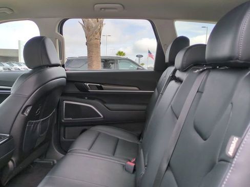 Used 2024 Kia Telluride LX FWD image 15