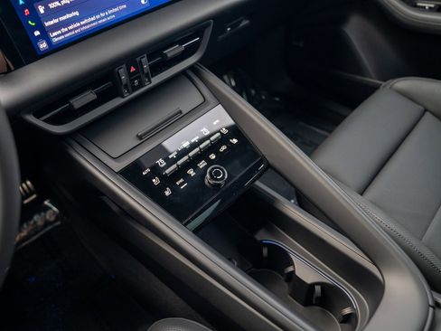 New 2025 Porsche Macan 4S Electric image 21