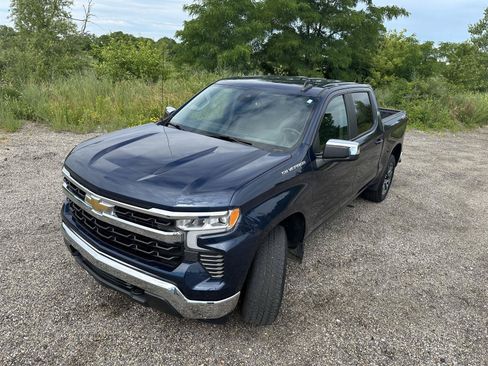 Used 2023 Chevrolet Silverado 1500 LT AWD/4WD image 9