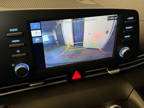 Used 2025 Hyundai Elantra SE image 14