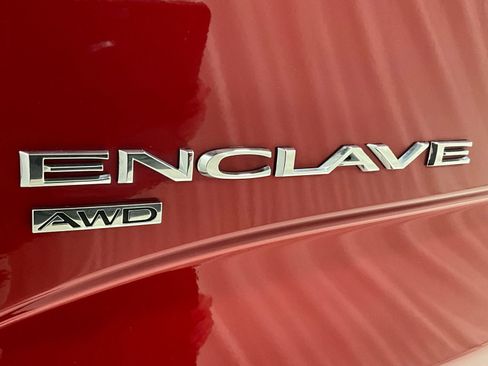 Used 2024 Buick Enclave Essence AWD/4WD image 9